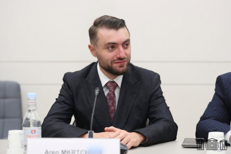 Սա մարզպետարանի ո'չ գործառույթն է, ո'չ պարտականությունը, բայց  3 օր ձյուն մաքրելով ենք լուսացնում