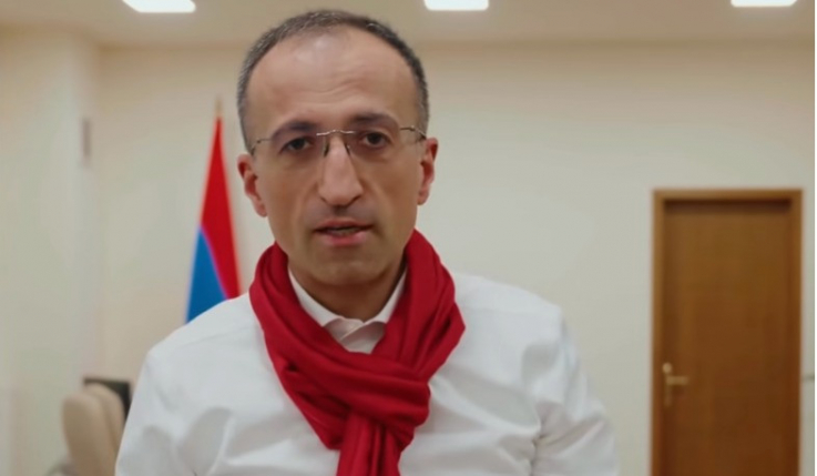 Առանց աշխատանքի հնարավոր չէ պայքարել աղքատության դեմ. ԱՍՀ նախարարի ուղերձը