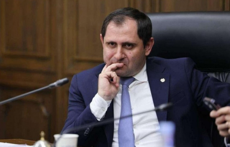 Պապիկյանն աշխատանքից ազատել է ՊՆ-ում աշխատող բոլոր նրանց, ում զավակներն ունեն այլ երկրի քաղաքացիություն