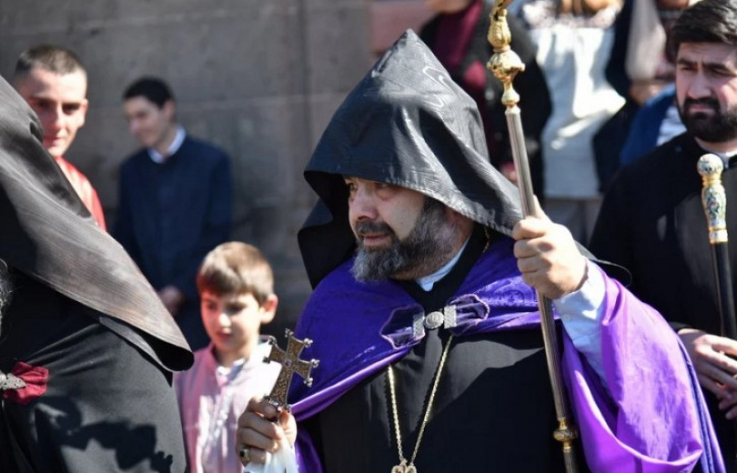 Արագածոտնի թեմի առաջնորդի կալանքի ժամկետը երկարացվել է