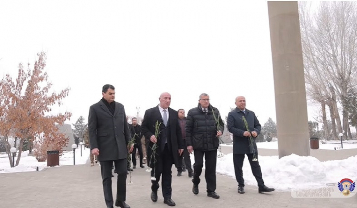 ՀՀ ՊՆ ղեկավար կազմը հունվարի 27-ին այցելել է «Եռաբլուր» զինվորական պանթեոն