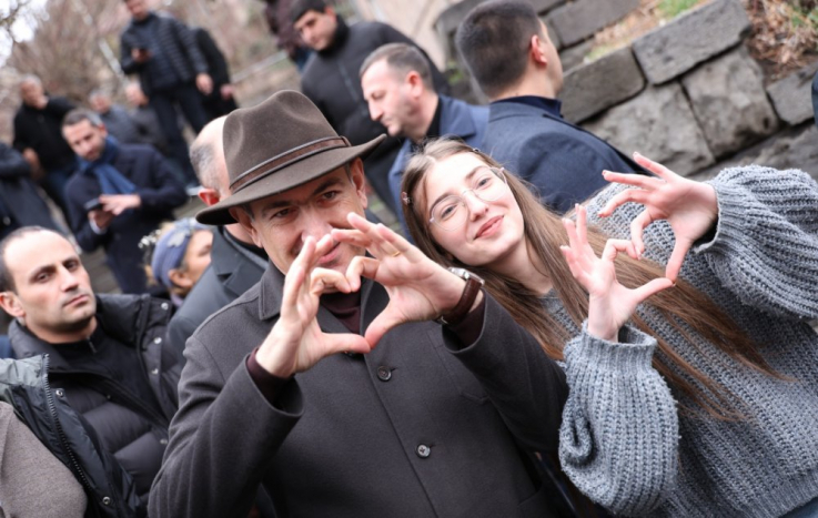 Նիկոլ Փաշինյանի վարկանիշը 3 անգամ բարձ է ընդդիմադիրներից. միջազգային հարցում