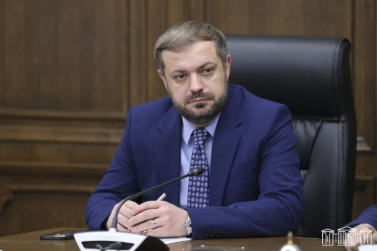 Մի թույլիկ կուսակցություն կա, որին բռնում են «ուժեղ» ընտրակաշառք բաժանելիս․ Գևորգ Պապոյան