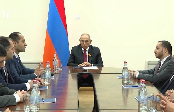 Վարչապետ Փաշինյանը ԲՏԱՆ աշխատակազմին է ներկայացրել նորանշանակ նախարար Դավիթ Թադևոսյանին